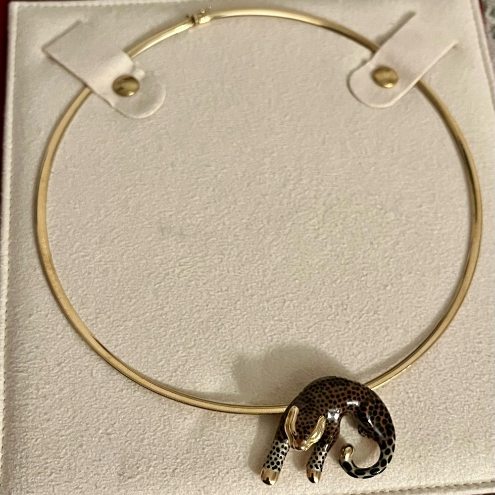 10k Yellow Gold Omega Choker Necklace 18” Italy, 14.29 grams with 14k pendant.